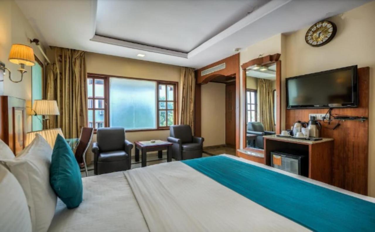Golden Metro Hotel Бангалор Екстериор снимка