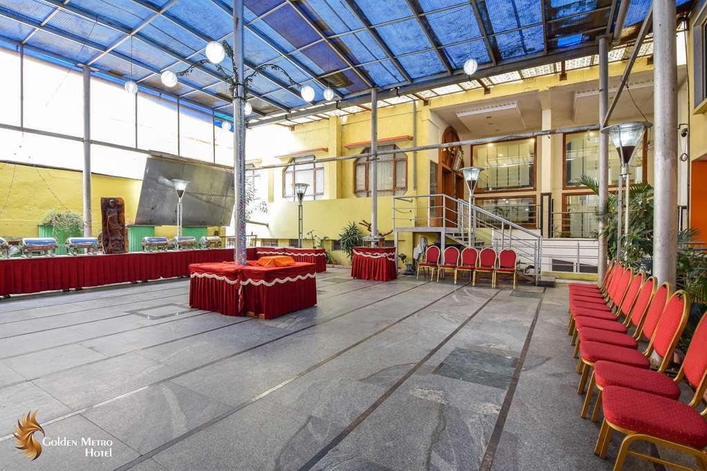 Golden Metro Hotel Бангалор Екстериор снимка