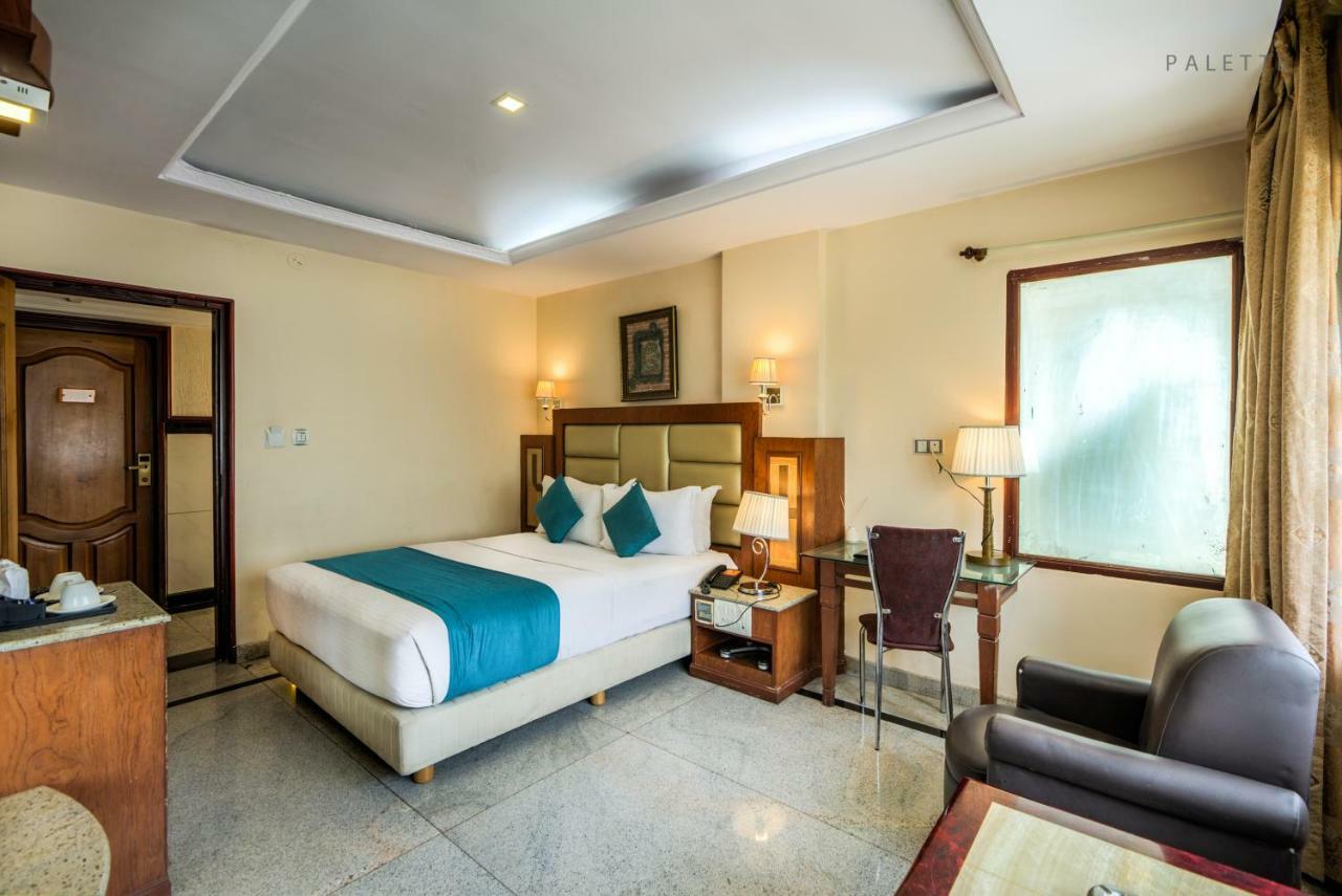 Golden Metro Hotel Бангалор Екстериор снимка