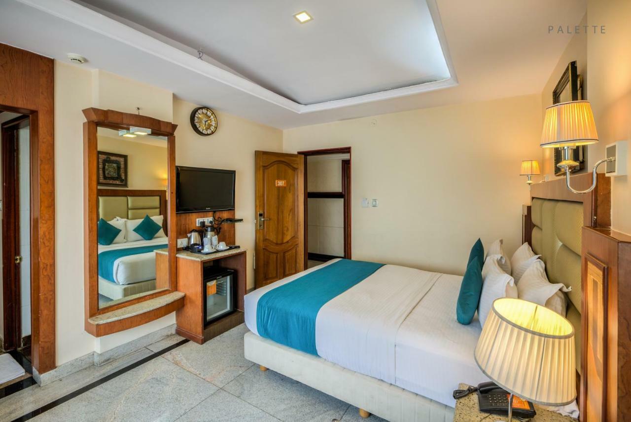 Golden Metro Hotel Бангалор Екстериор снимка