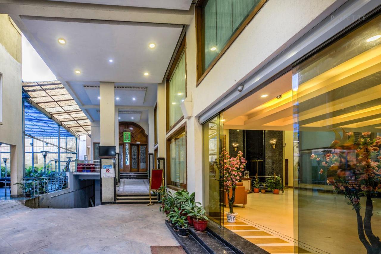 Golden Metro Hotel Бангалор Екстериор снимка