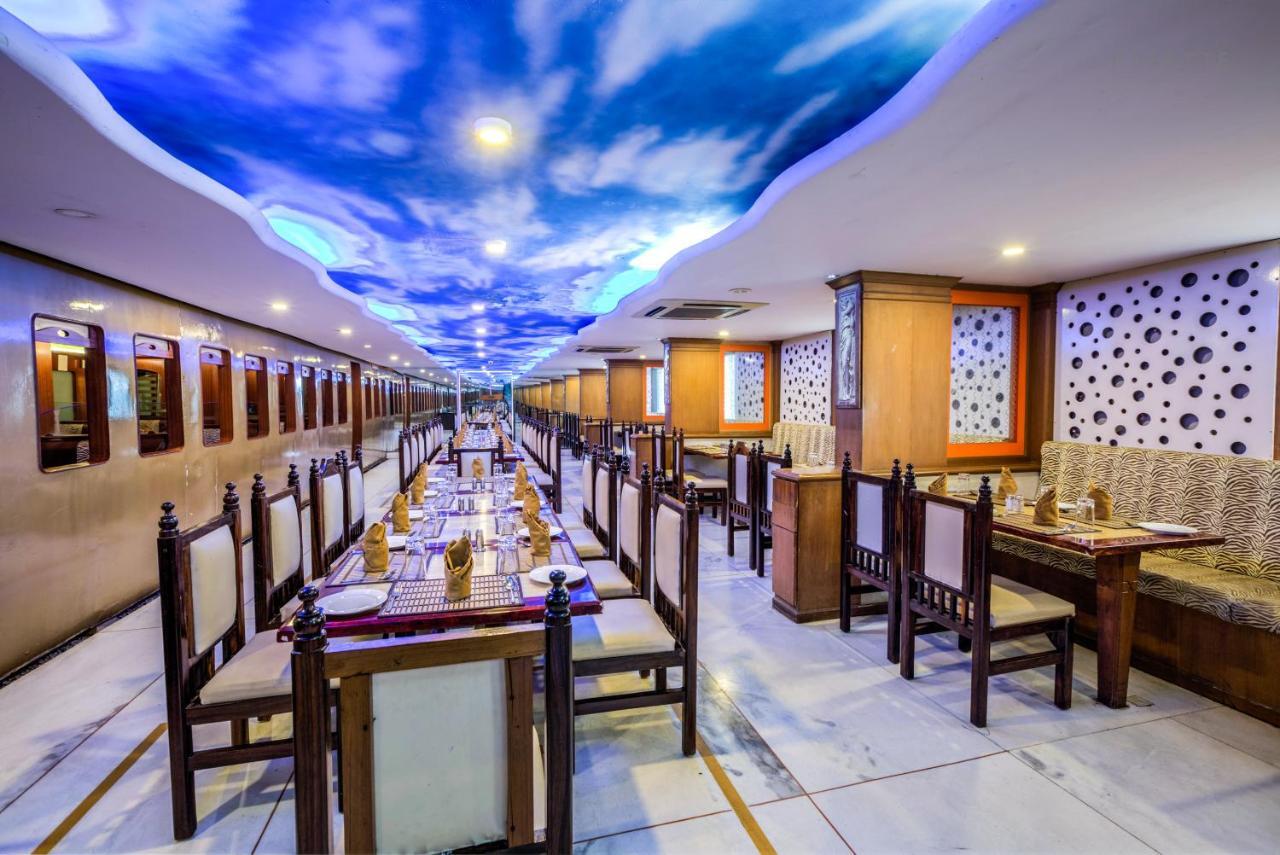 Golden Metro Hotel Бангалор Екстериор снимка